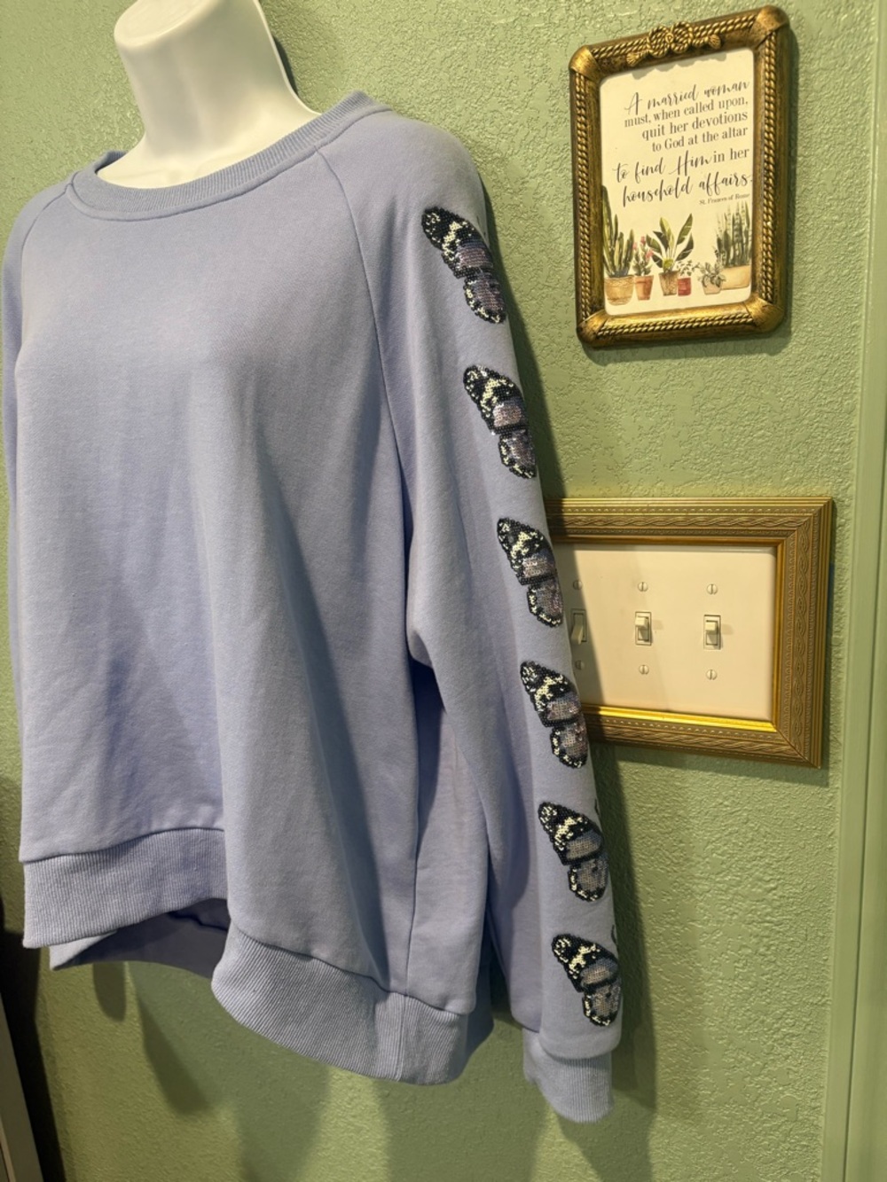 QUEEN OF SPARKLES Babyblue Sequin Butterfly Sweatshirt Sz L - Picture 6 of 15